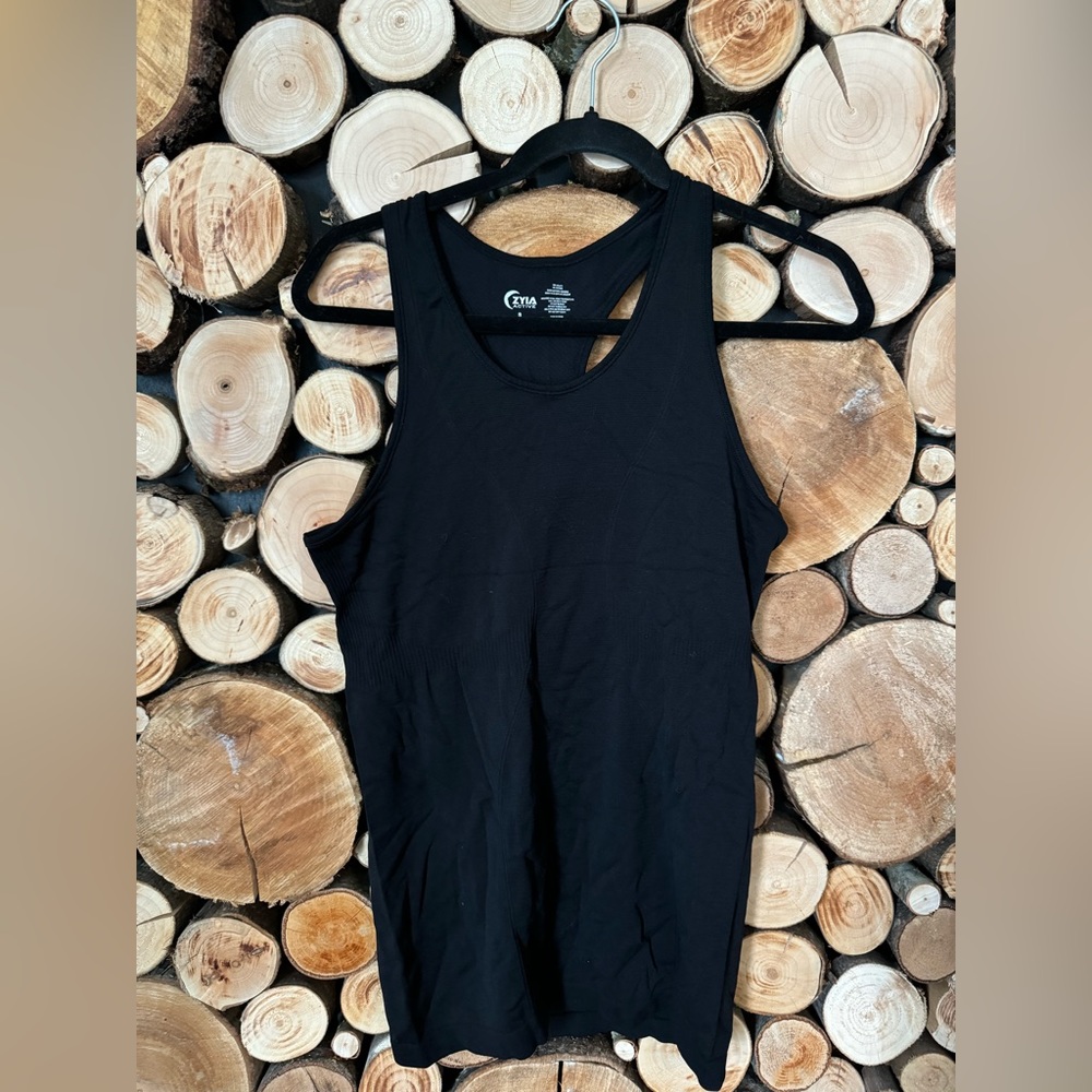 Zyia Black Cooper charged tank top